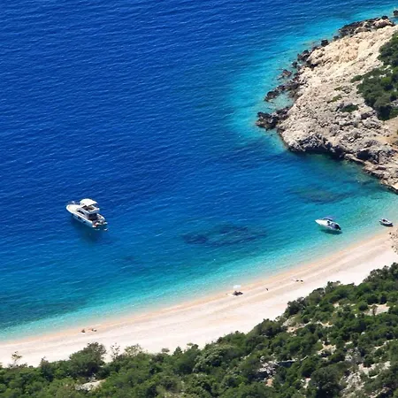 Apartman With Parking Space - 16178 Cres