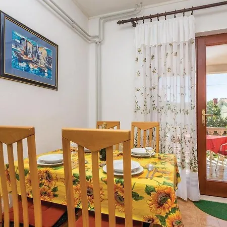 With Parking Space - 16178 Apartman Cres