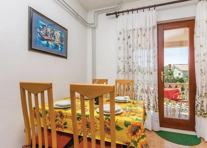 With Parking Space - 16178 Apartament Cres